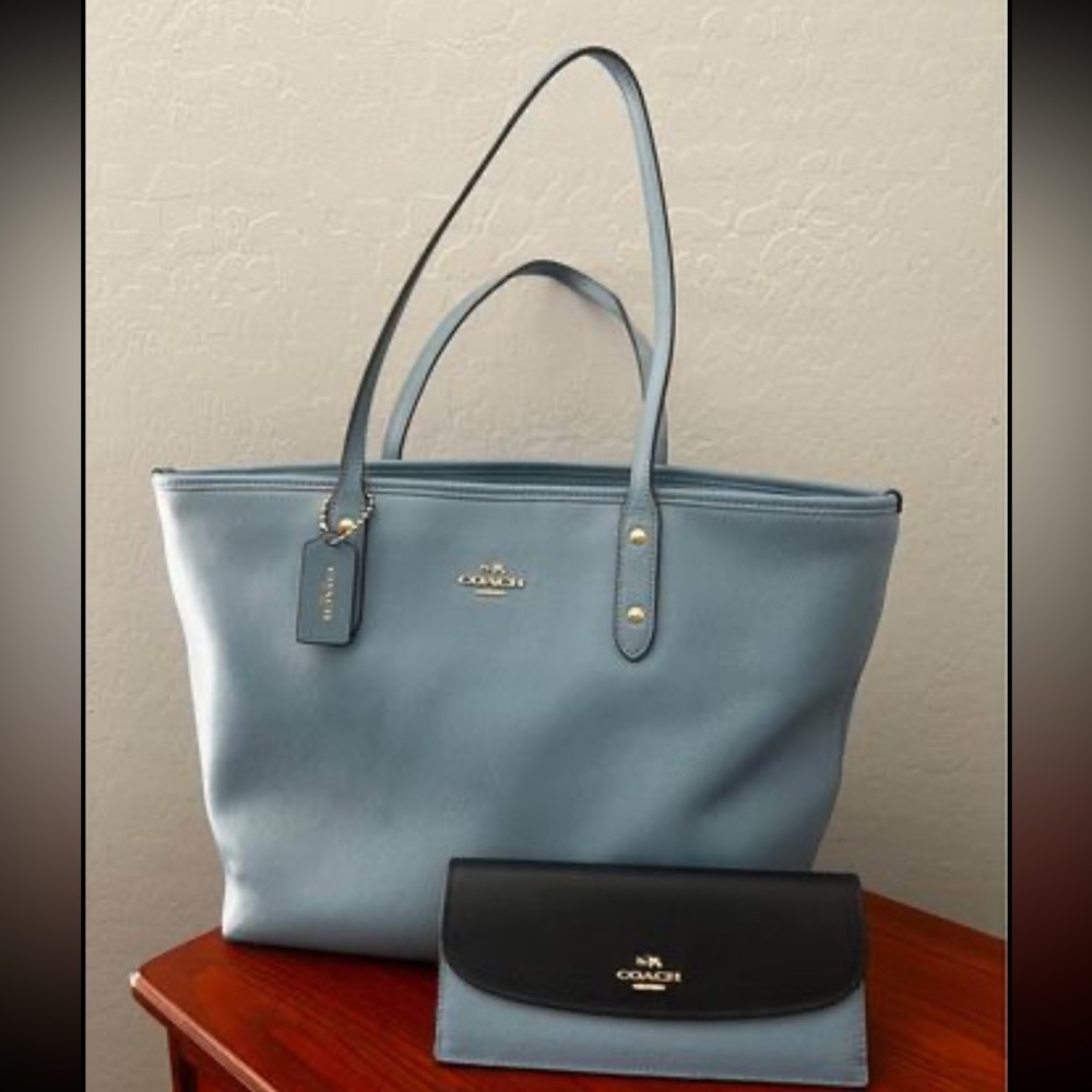 Coach Purse and matching wallet